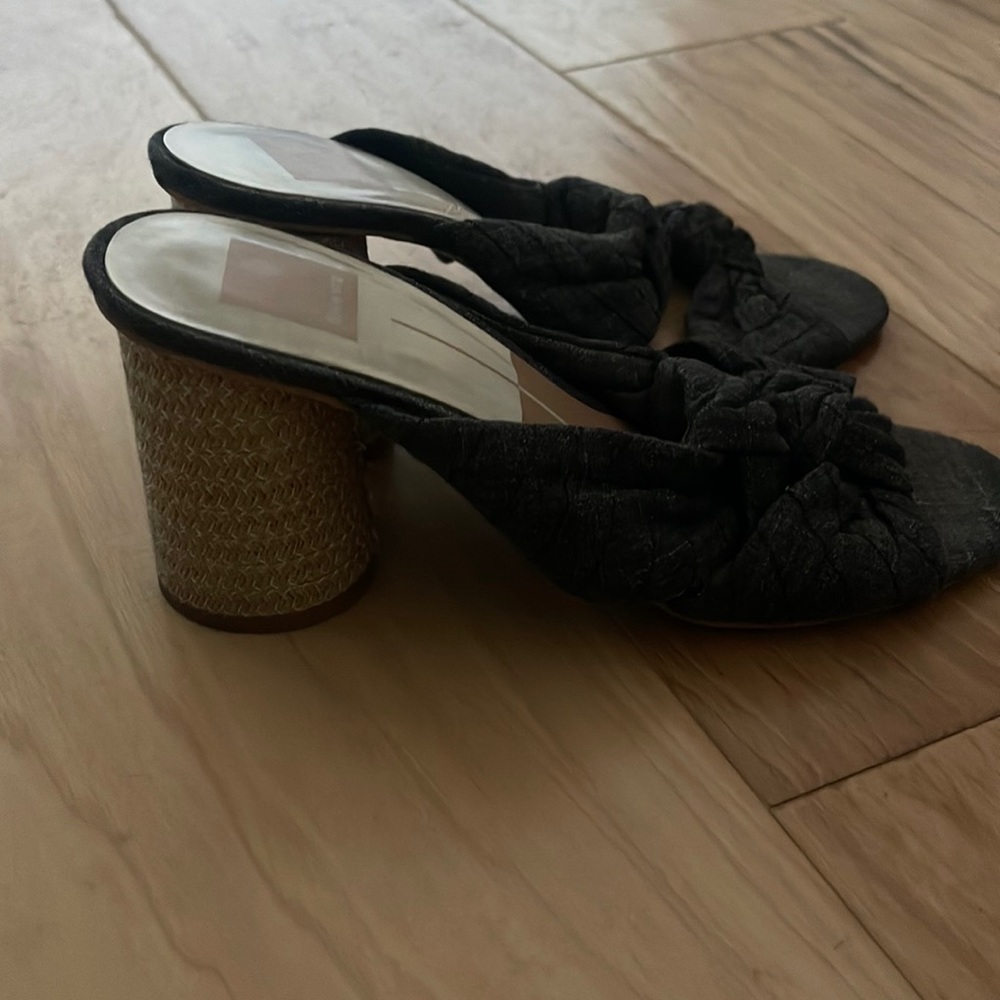 Beautiful dolce vita  brand shoes size 9